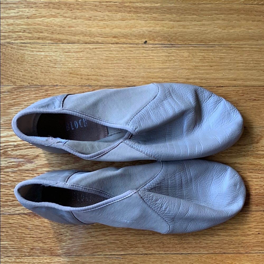 ❤️$20 Bloch Women’s Tan Shoes